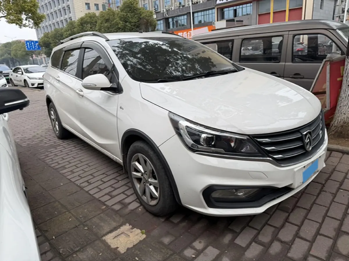 2017 BaoJun 310W 1.5L 112HP L4 6MT,autocango,china used car exporter,china ev exporter,chinese used car exporter,chinese used ev exporter