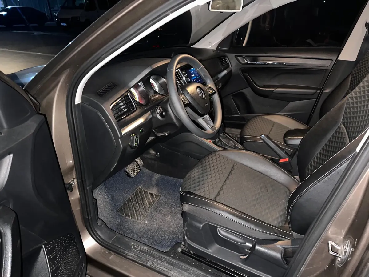 2020 Skoda Kamiq 1.2T 116HP L4 7DCT,autocango,china used car exporter,china ev exporter,chinese used car exporter,chinese used ev exporter