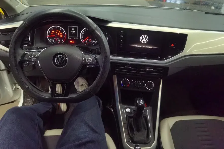 2021 Haval H6 1.5T 169HP L4 7DCT,autocango,china used car exporter,china ev exporter,chinese used car exporter,chinese used ev exporter