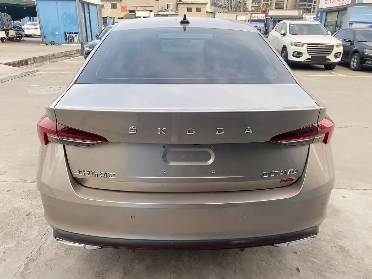 2022 Skoda Octavia 1.4T 150HP L4 7DCT,autocango,china used car exporter,china ev exporter,chinese used car exporter,chinese used ev exporter