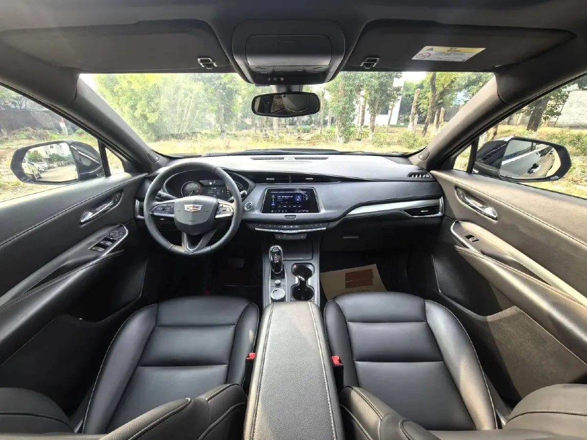 2018 Cadillac XT4 2.0T 241HP L4 9AT,autocango,china used car exporter,china ev exporter,chinese used car exporter,chinese used ev exporter