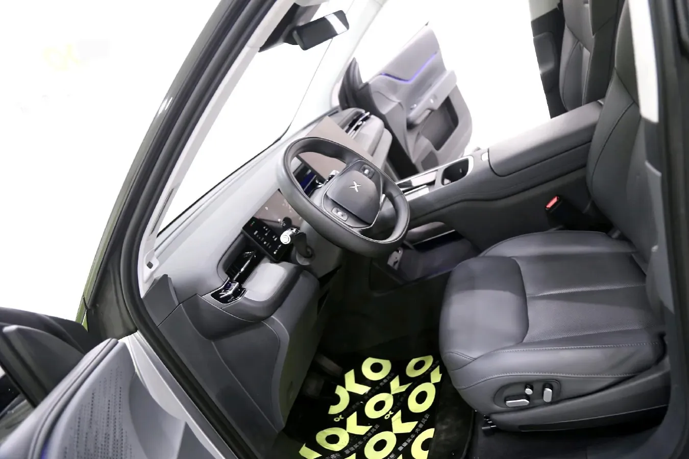 2025 Xpeng G6 BEV 68.5KWH,autocango,china used car exporter,china ev exporter,chinese used car exporter,chinese used ev exporter