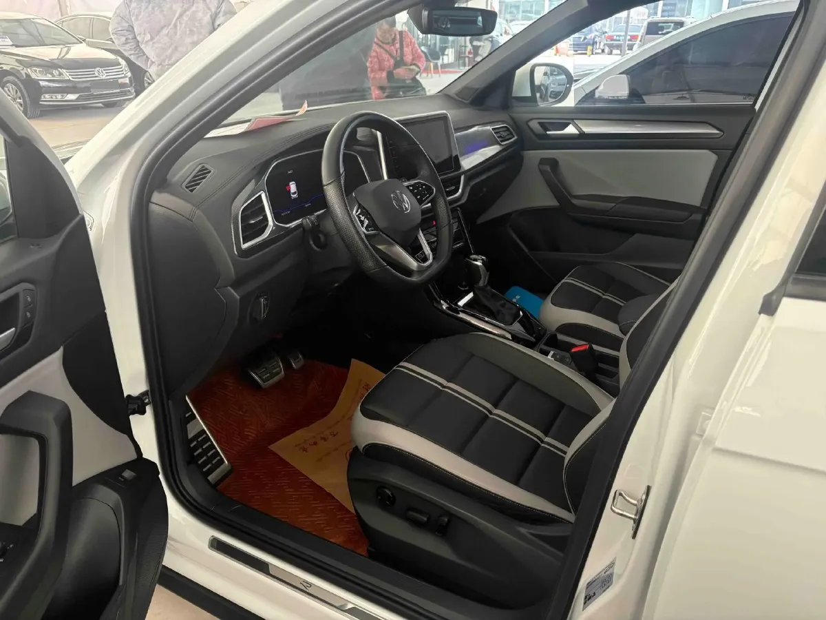 2023 Volkswagen T-Roc 1.5T 160HP L4 7DCT,autocango,china used car exporter,china ev exporter,chinese used car exporter,chinese used ev exporter