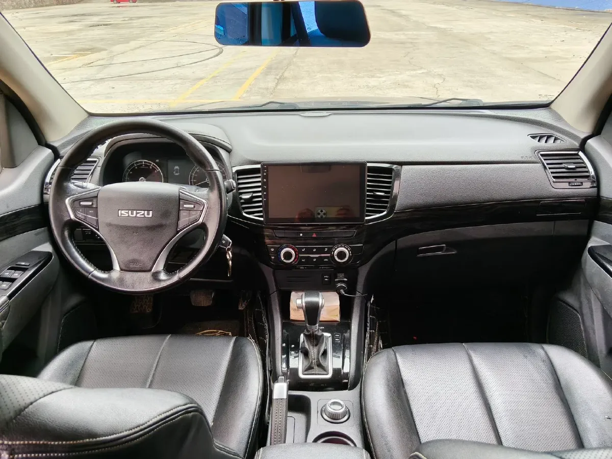 2019 Isuzu LingTuo 2.5T 129HP L4 6AT,autocango,china used car exporter,china ev exporter,chinese used car exporter,chinese used ev exporter