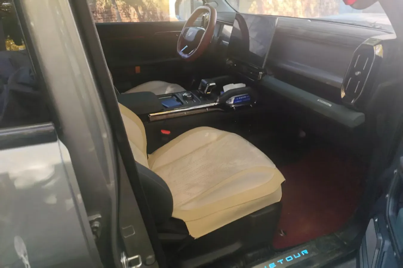 2023 Jetour Traveller 2.0T 254HP L4 7DCT,autocango,china used car exporter,china ev exporter,chinese used car exporter,chinese used ev exporter