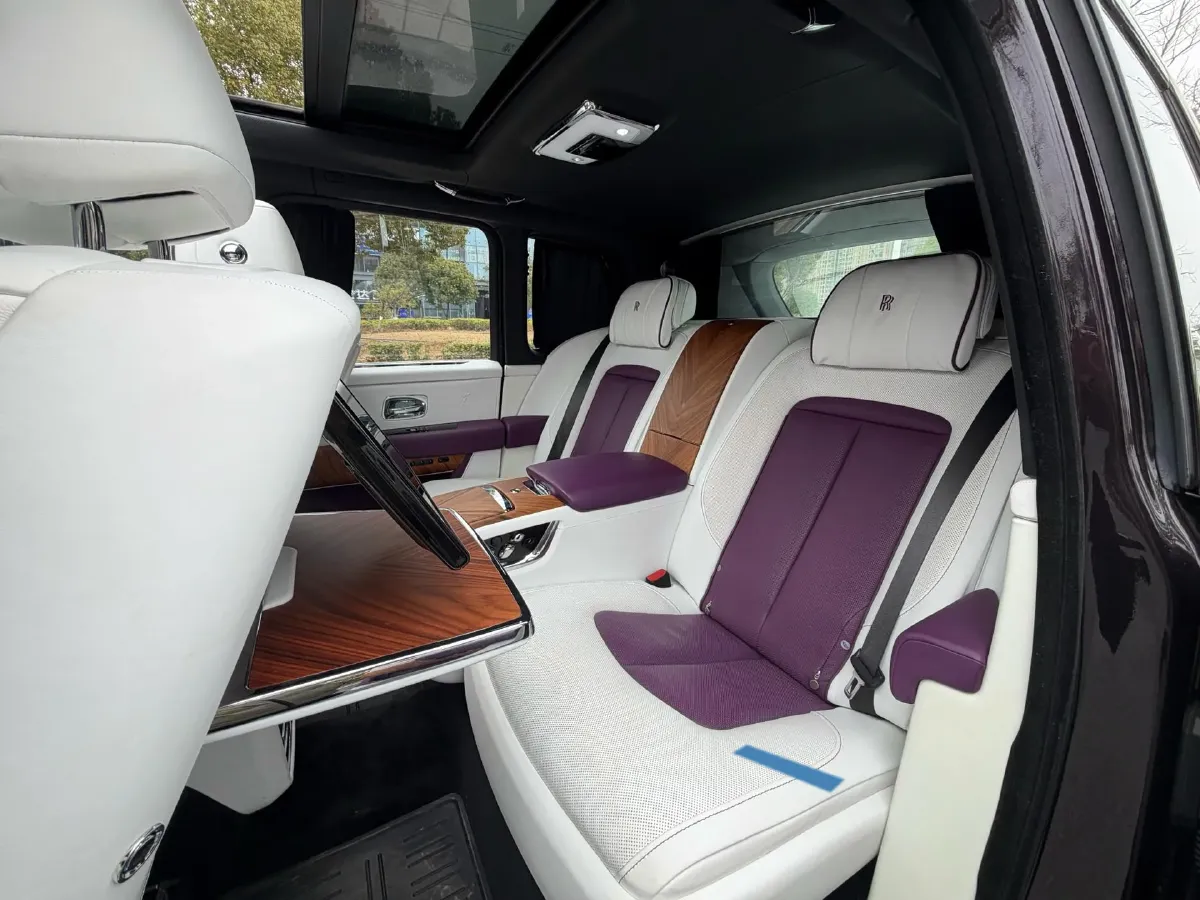 2018 Rolls-Royce Cullinan 6.7T 571HP V12 8AT,autocango,china used car exporter,china ev exporter,chinese used car exporter,chinese used ev exporter