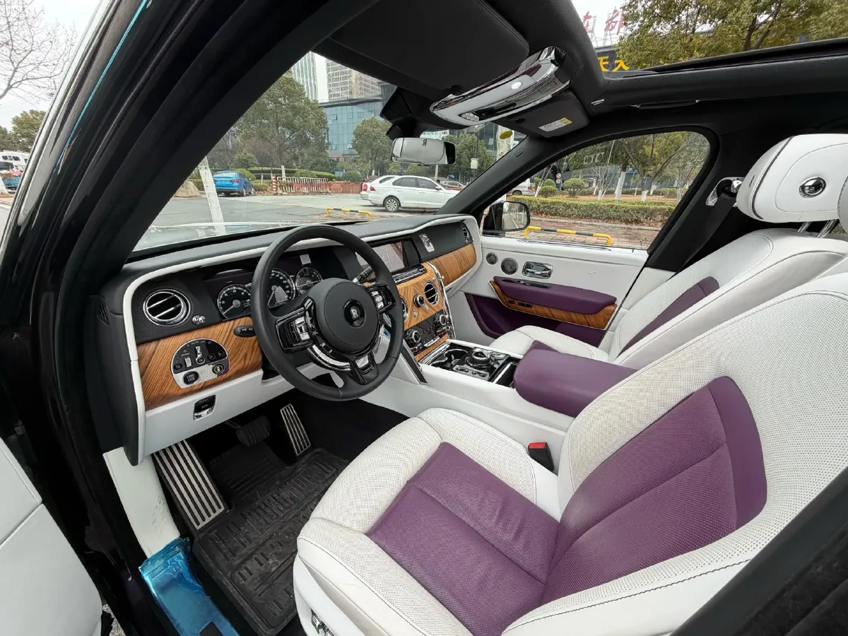2018 Rolls-Royce Cullinan 6.7T 571HP V12 8AT,autocango,china used car exporter,china ev exporter,chinese used car exporter,chinese used ev exporter