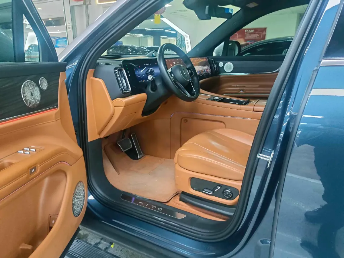 2024 AITO AITO M9 1.5T 152HP L4 REEV 42KWH,autocango,china used car exporter,china ev exporter,chinese used car exporter,chinese used ev exporter