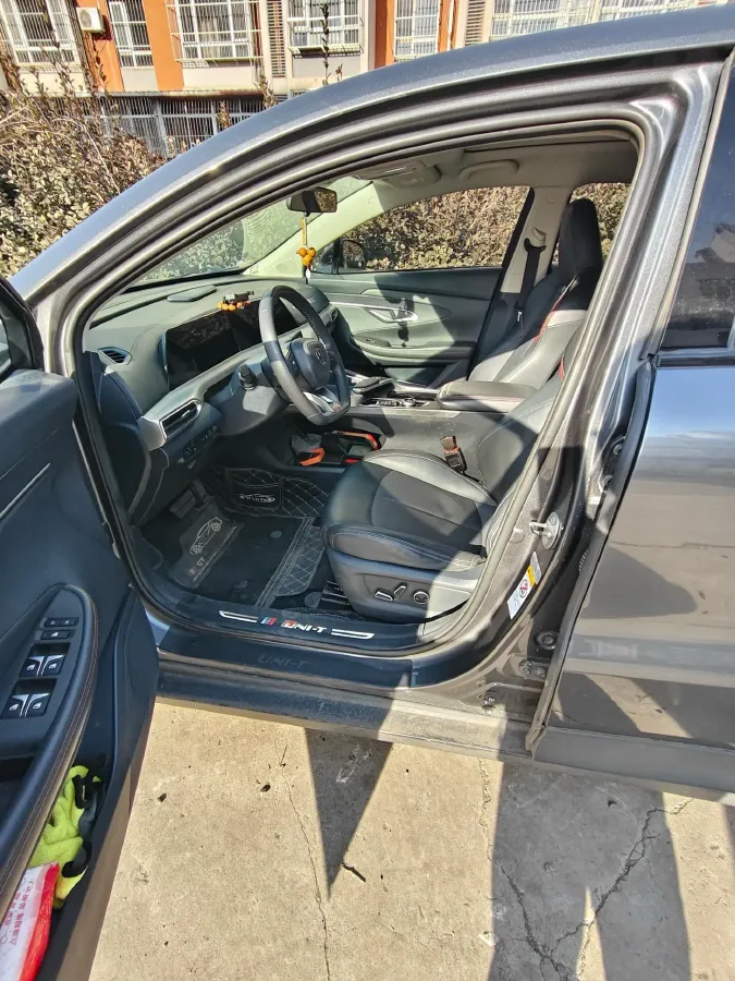 2020 ChangAn UNI-T 1.5T 180HP L4 7DCT,autocango,china used car exporter,china ev exporter,chinese used car exporter,chinese used ev exporter