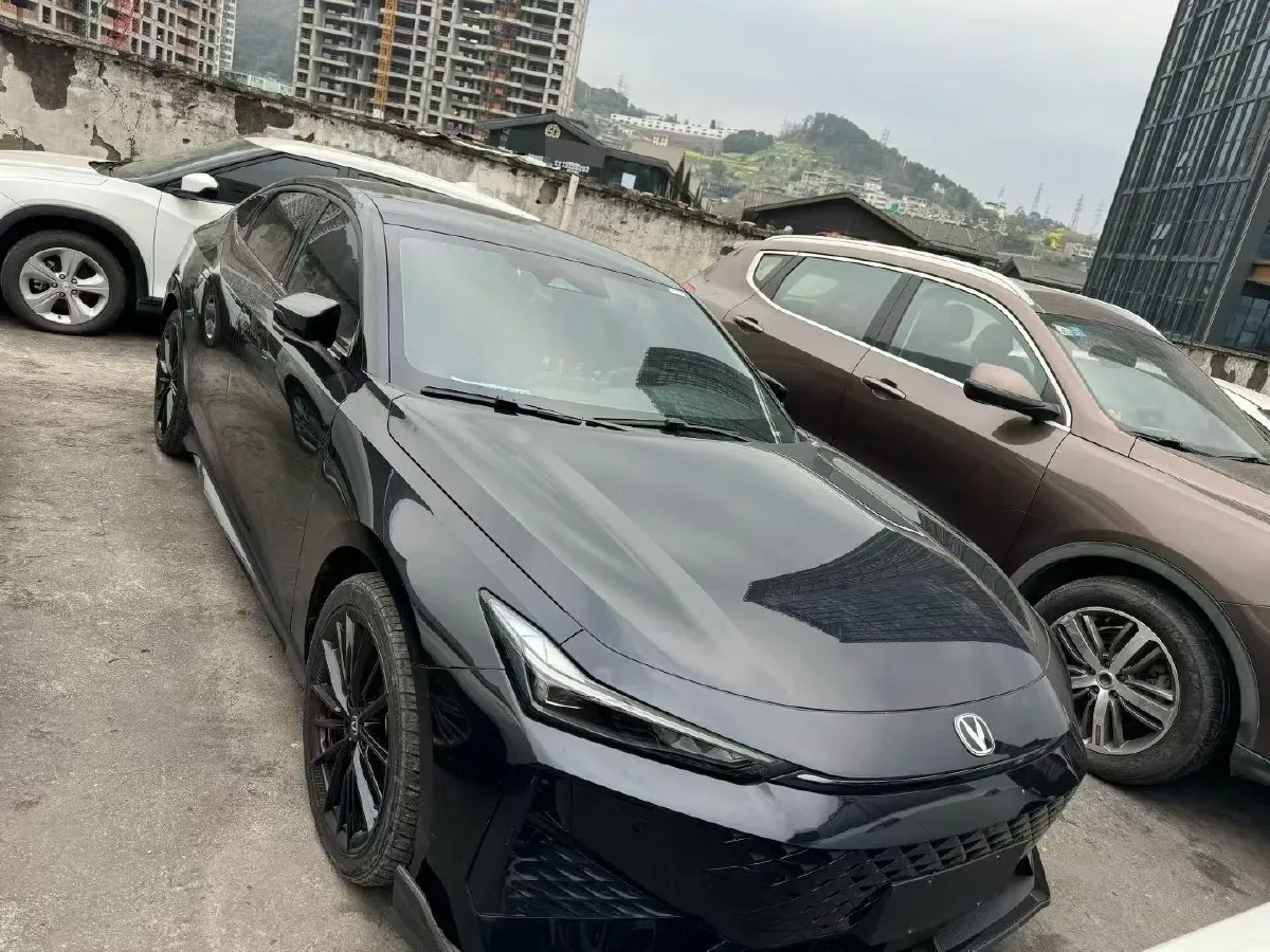 2024 ChangAn UNI-V 1.5T 188HP L4 7DCT,autocango,china used car exporter,china ev exporter,chinese used car exporter,chinese used ev exporter