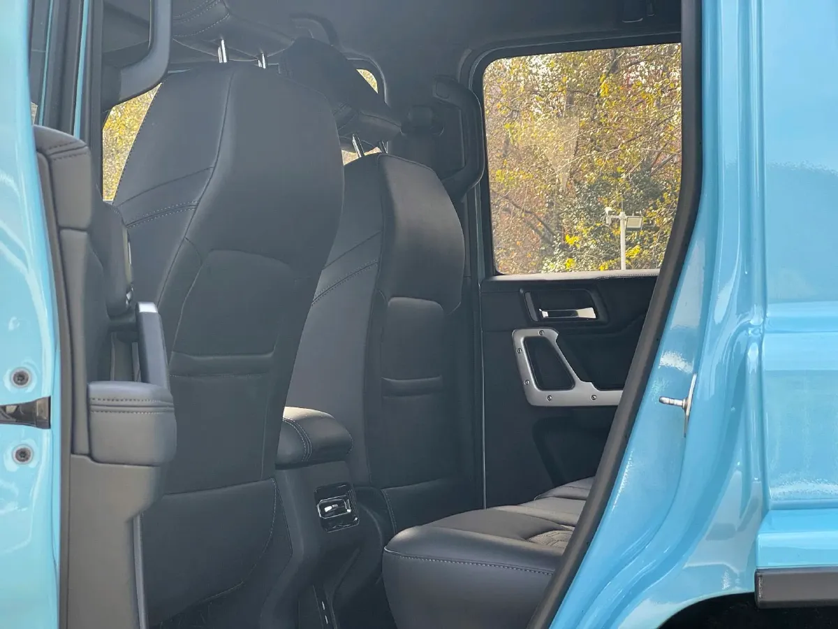 2025 212 212 T01 2.0T 252HP L4 8AT,autocango,china used car exporter,china ev exporter,chinese used car exporter,chinese used ev exporter