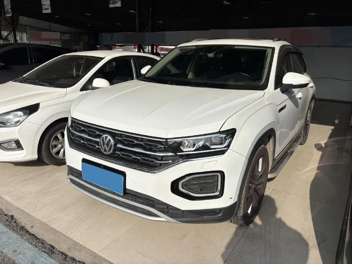 2019 Jeep Cherokee 2.0T 265HP L4 9AT,autocango,china used car exporter,china ev exporter,chinese used car exporter,chinese used ev exporter
