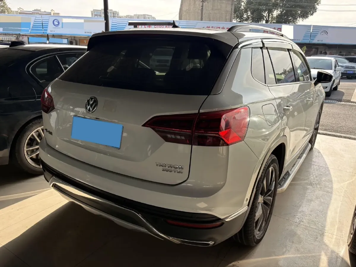 2019 Jeep Cherokee 2.0T 265HP L4 9AT,autocango,china used car exporter,china ev exporter,chinese used car exporter,chinese used ev exporter