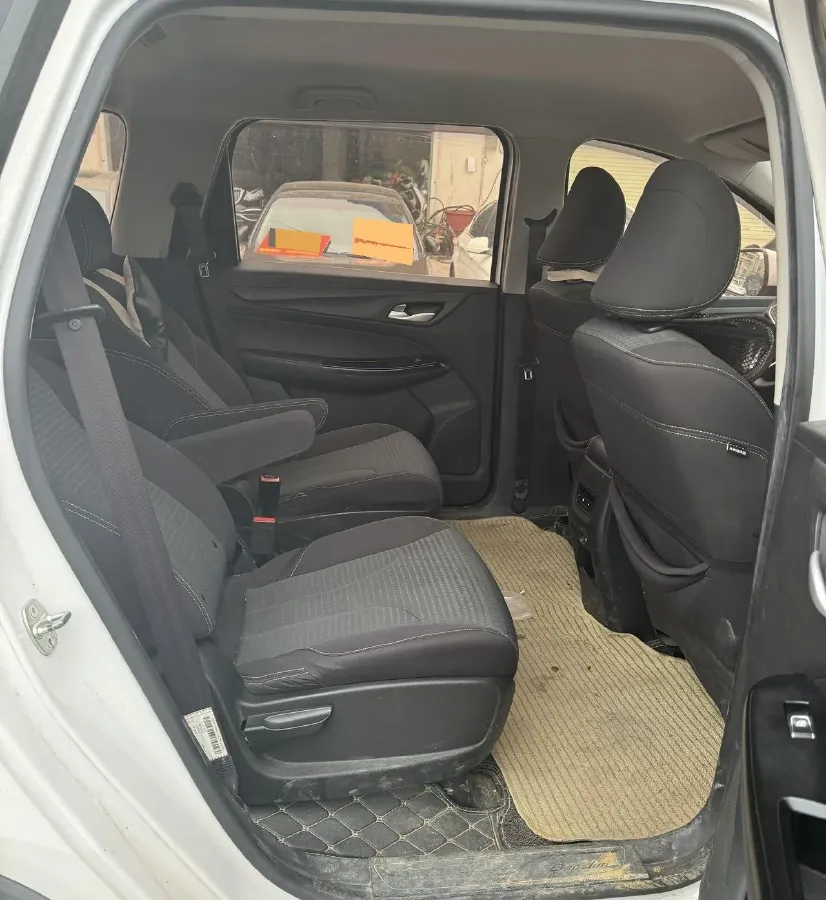 2016 BaoJun 560 1.5T 150HP L4 6MT,autocango,china used car exporter,china ev exporter,chinese used car exporter,chinese used ev exporter