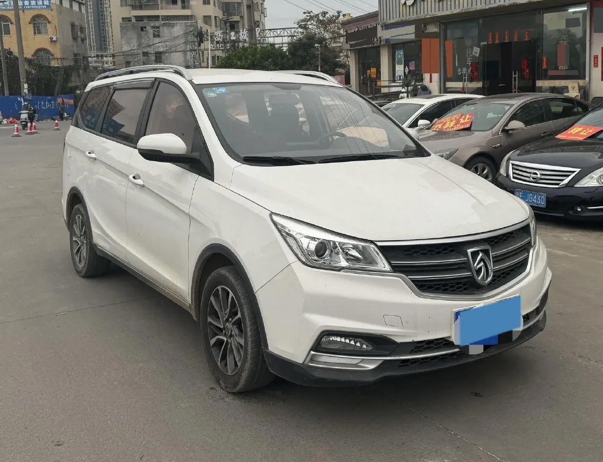 2016 BaoJun 560 1.5T 150HP L4 6MT,autocango,china used car exporter,china ev exporter,chinese used car exporter,chinese used ev exporter