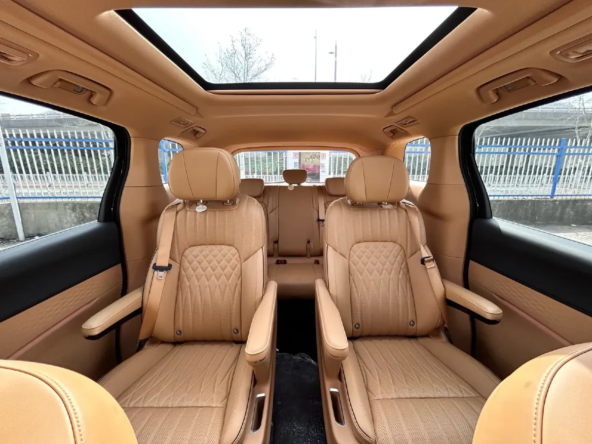 2022 Voyah Dream 1.5T 136HP L4 PHEV 25.57KWH,autocango,china used car exporter,china ev exporter,chinese used car exporter,chinese used ev exporter