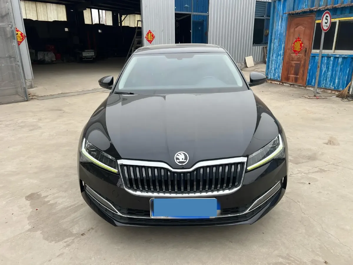 2022 Skoda Superb 2.0T 186HP L4 7DCT,autocango,china used car exporter,china ev exporter,chinese used car exporter,chinese used ev exporter