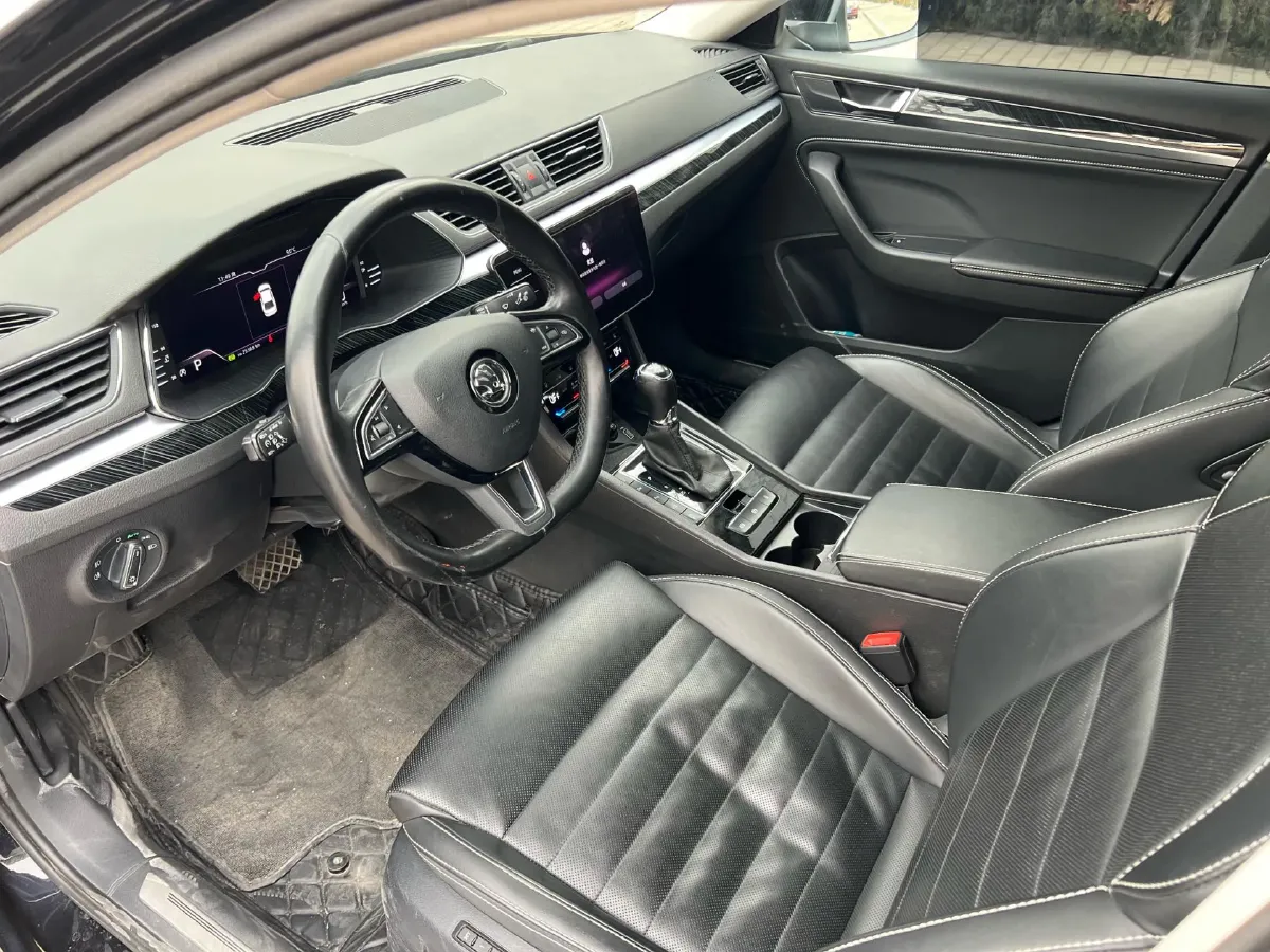 2022 Skoda Superb 2.0T 186HP L4 7DCT,autocango,china used car exporter,china ev exporter,chinese used car exporter,chinese used ev exporter