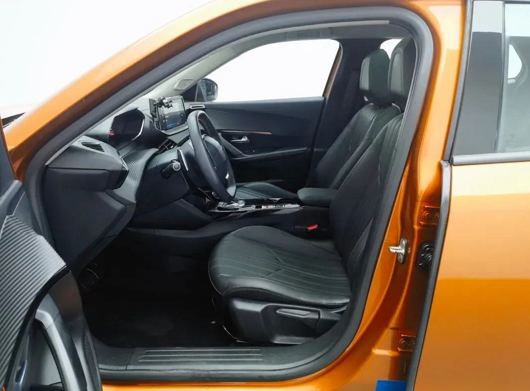 2022 Peugeot 2008 1.2T 136HP L3 6DCT,autocango,china used car exporter,china ev exporter,chinese used car exporter,chinese used ev exporter