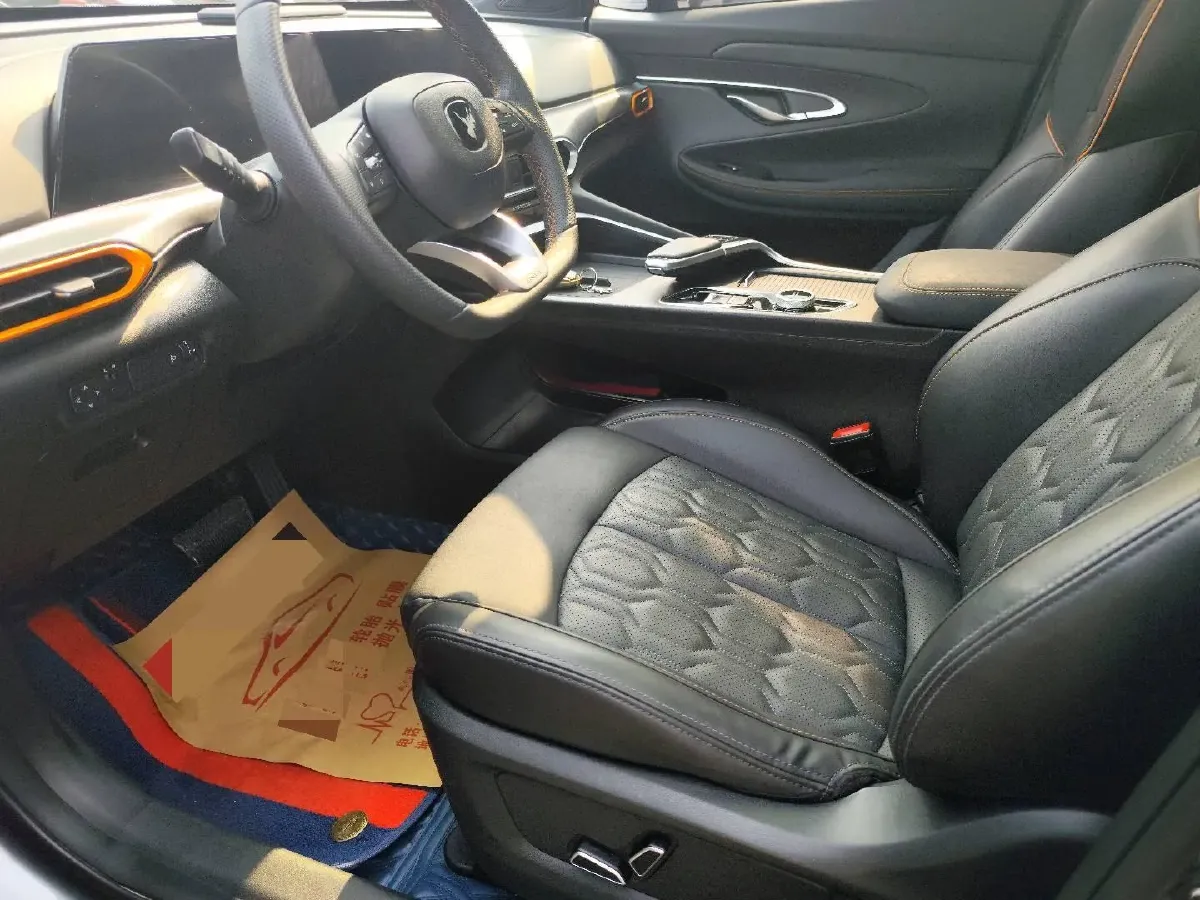 2022 ChangAn UNI-T 1.5T 188HP L4 7DCT,autocango,china used car exporter,china ev exporter,chinese used car exporter,chinese used ev exporter