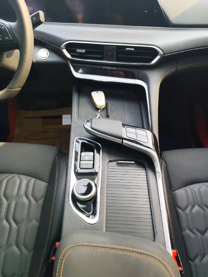 2022 ChangAn UNI-T 1.5T 188HP L4 7DCT,autocango,china used car exporter,china ev exporter,chinese used car exporter,chinese used ev exporter