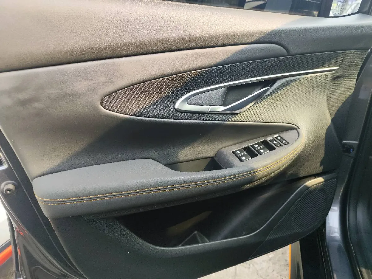 2022 ChangAn UNI-T 1.5T 188HP L4 7DCT,autocango,china used car exporter,china ev exporter,chinese used car exporter,chinese used ev exporter