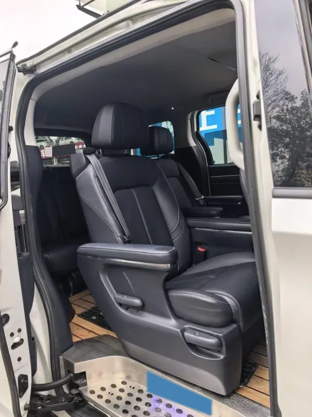 2021 GAC Trumpchi M8 2.0T 252HP L4 8AT,autocango,china used car exporter,china ev exporter,chinese used car exporter,chinese used ev exporter