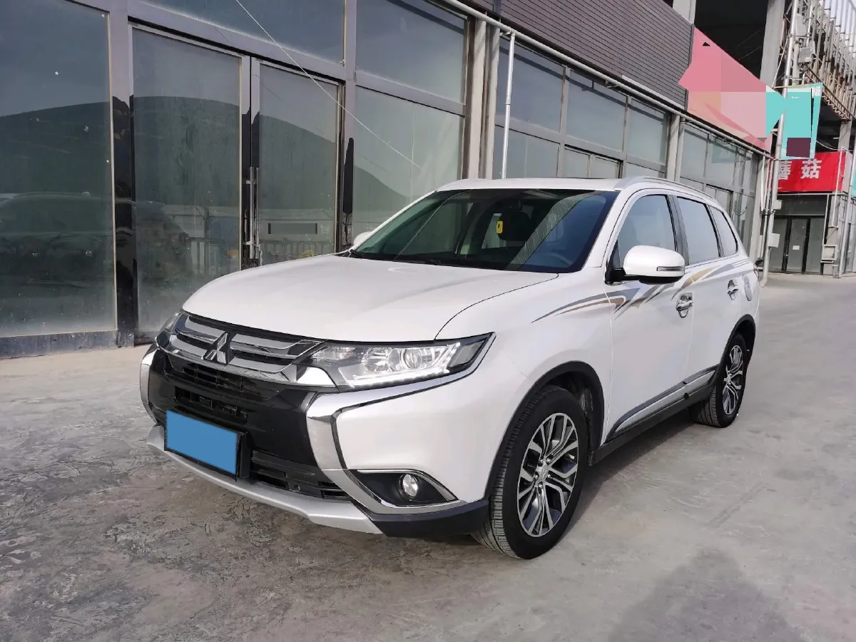 2018 Mitsubishi Outlander 2.0L 166HP L4 CVT,autocango,china used car exporter,china ev exporter,chinese used car exporter,chinese used ev exporter