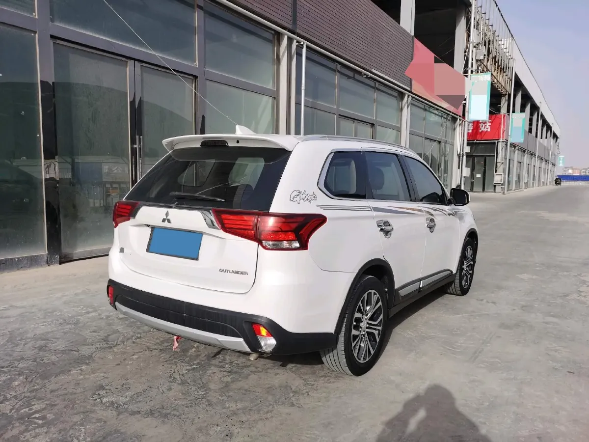 2018 Mitsubishi Outlander 2.0L 166HP L4 CVT,autocango,china used car exporter,china ev exporter,chinese used car exporter,chinese used ev exporter