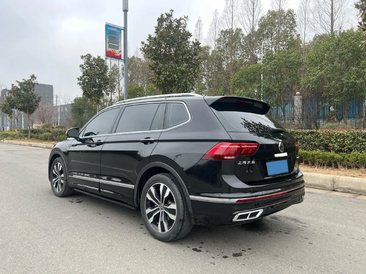2024 Volkswagen Tiguan L 2.0T 186HP L4 7DCT,autocango,china used car exporter,china ev exporter,chinese used car exporter,chinese used ev exporter