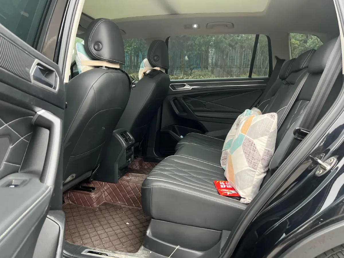 2024 Volkswagen Tiguan L 2.0T 186HP L4 7DCT,autocango,china used car exporter,china ev exporter,chinese used car exporter,chinese used ev exporter