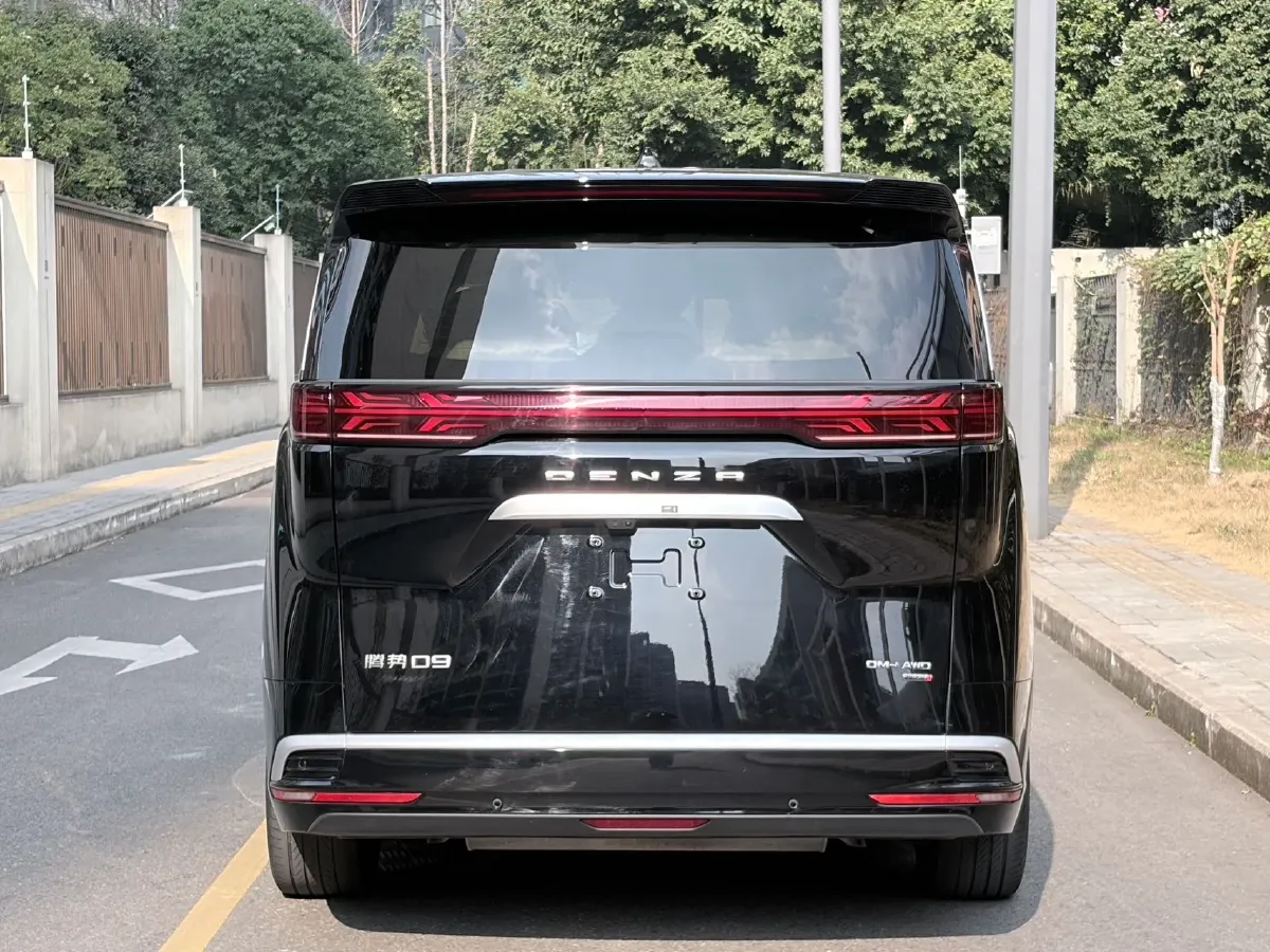 2025 Denza D9 1.5T 156HP L4 E-CVT PHEV 40KWH,autocango,china used car exporter,china ev exporter,chinese used car exporter,chinese used ev exporter