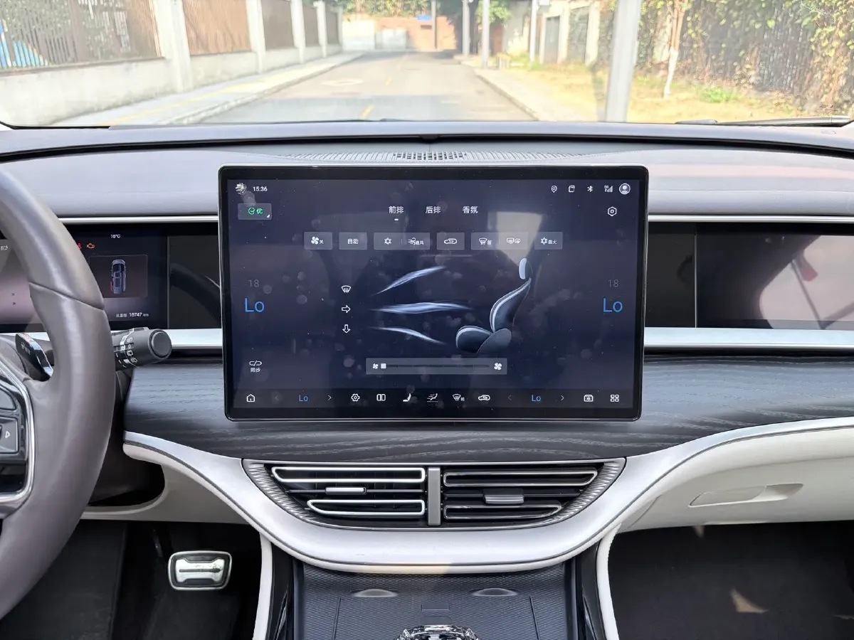 2025 Denza D9 1.5T 156HP L4 E-CVT PHEV 40KWH,autocango,china used car exporter,china ev exporter,chinese used car exporter,chinese used ev exporter