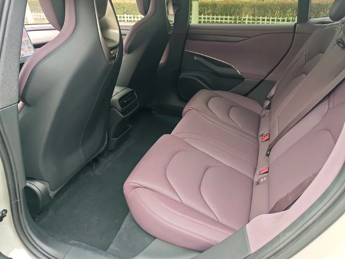 2024 MI SU7 BEV 73.6KWH,autocango,china used car exporter,china ev exporter,chinese used car exporter,chinese used ev exporter