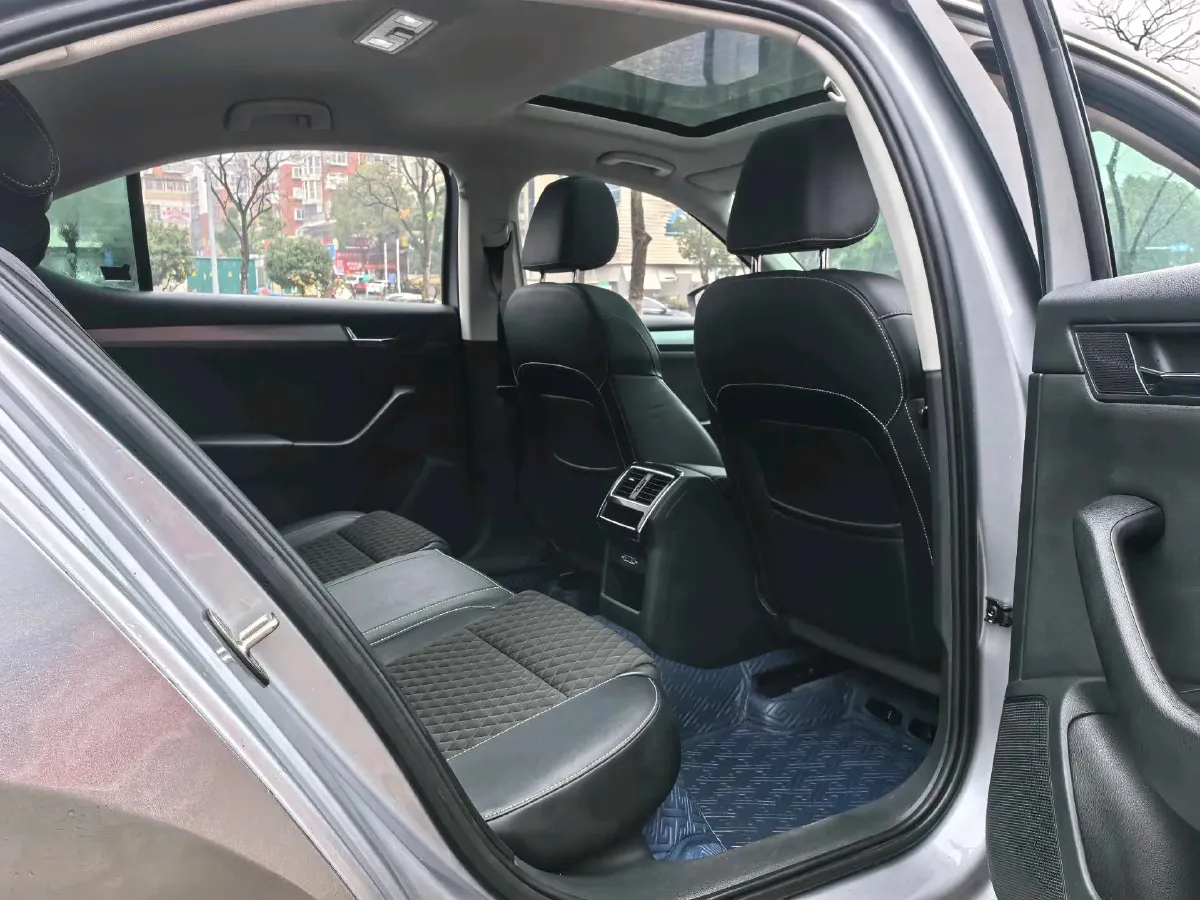 2018 Nissan Terra 2.5L 184HP L4 7AT,autocango,china used car exporter,china ev exporter,chinese used car exporter,chinese used ev exporter