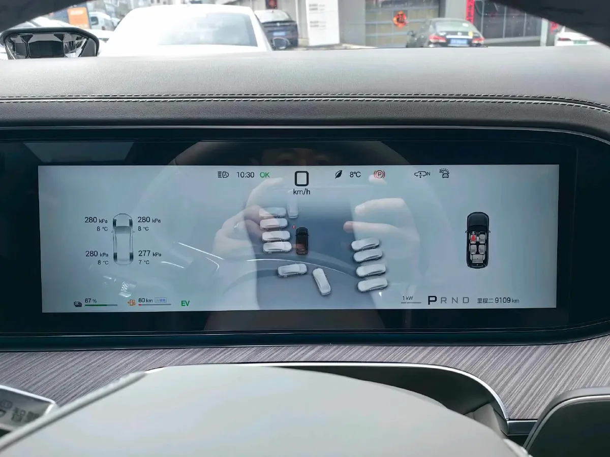 2025 Denza DenzaN9 2.0T 207HP L4 E-CVT PHEV,autocango,china used car exporter,china ev exporter,chinese used car exporter,chinese used ev exporter