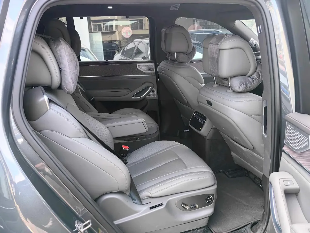 2025 Denza DenzaN9 2.0T 207HP L4 E-CVT PHEV,autocango,china used car exporter,china ev exporter,chinese used car exporter,chinese used ev exporter