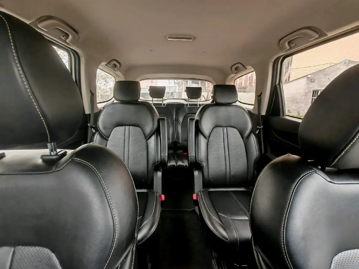 2019 BaoJun 360 1.5L 99HP L4 6MT,autocango,china used car exporter,china ev exporter,chinese used car exporter,chinese used ev exporter