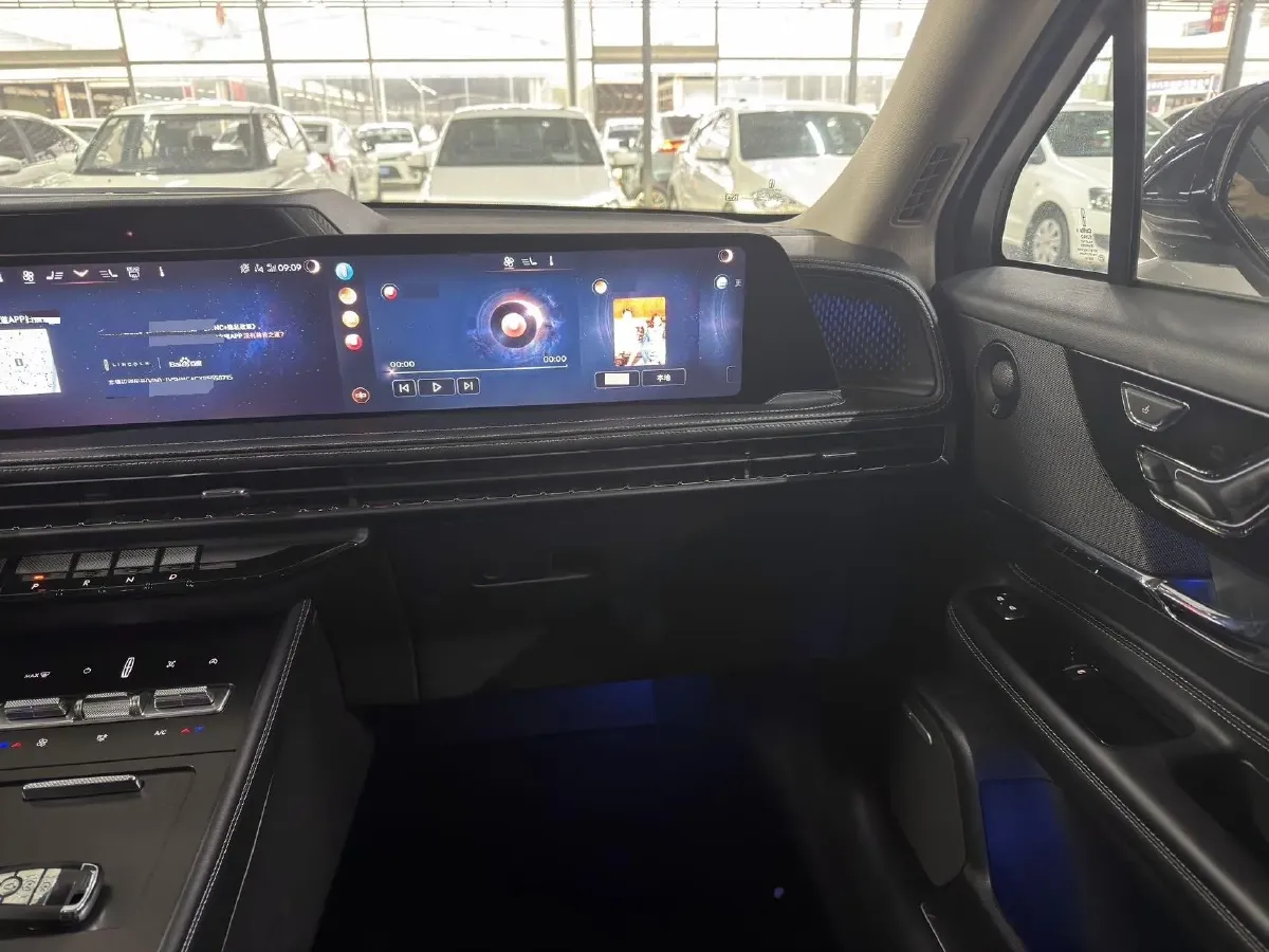 2024 Lincoln Corsair 2.0T 261HP L4 8AT,autocango,china used car exporter,china ev exporter,chinese used car exporter,chinese used ev exporter