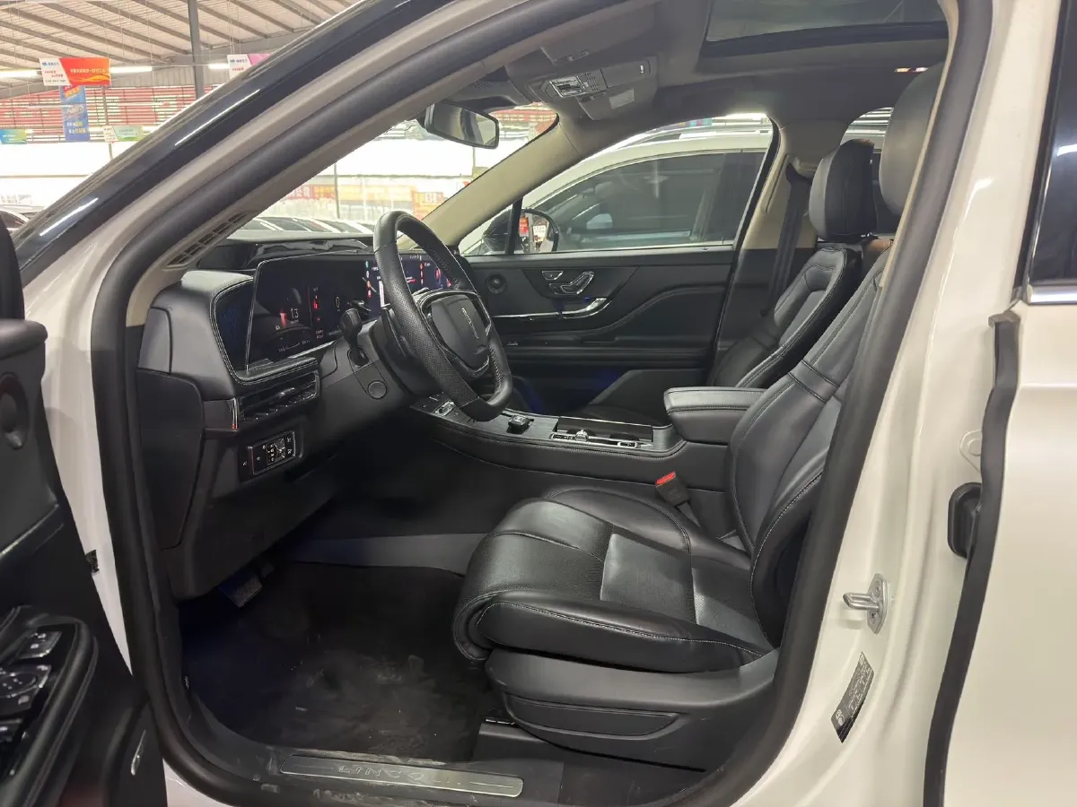 2024 Lincoln Corsair 2.0T 261HP L4 8AT,autocango,china used car exporter,china ev exporter,chinese used car exporter,chinese used ev exporter