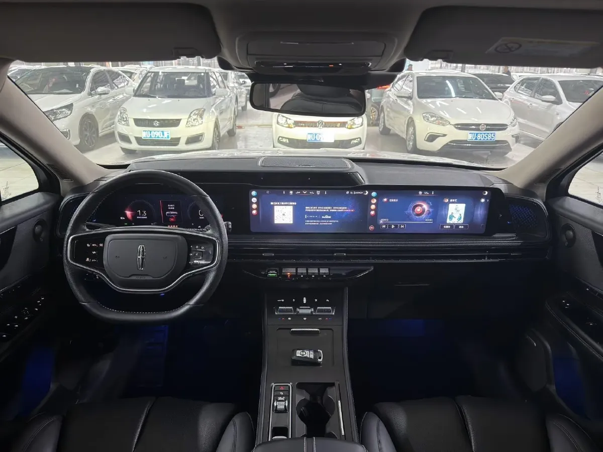 2024 Lincoln Corsair 2.0T 261HP L4 8AT,autocango,china used car exporter,china ev exporter,chinese used car exporter,chinese used ev exporter