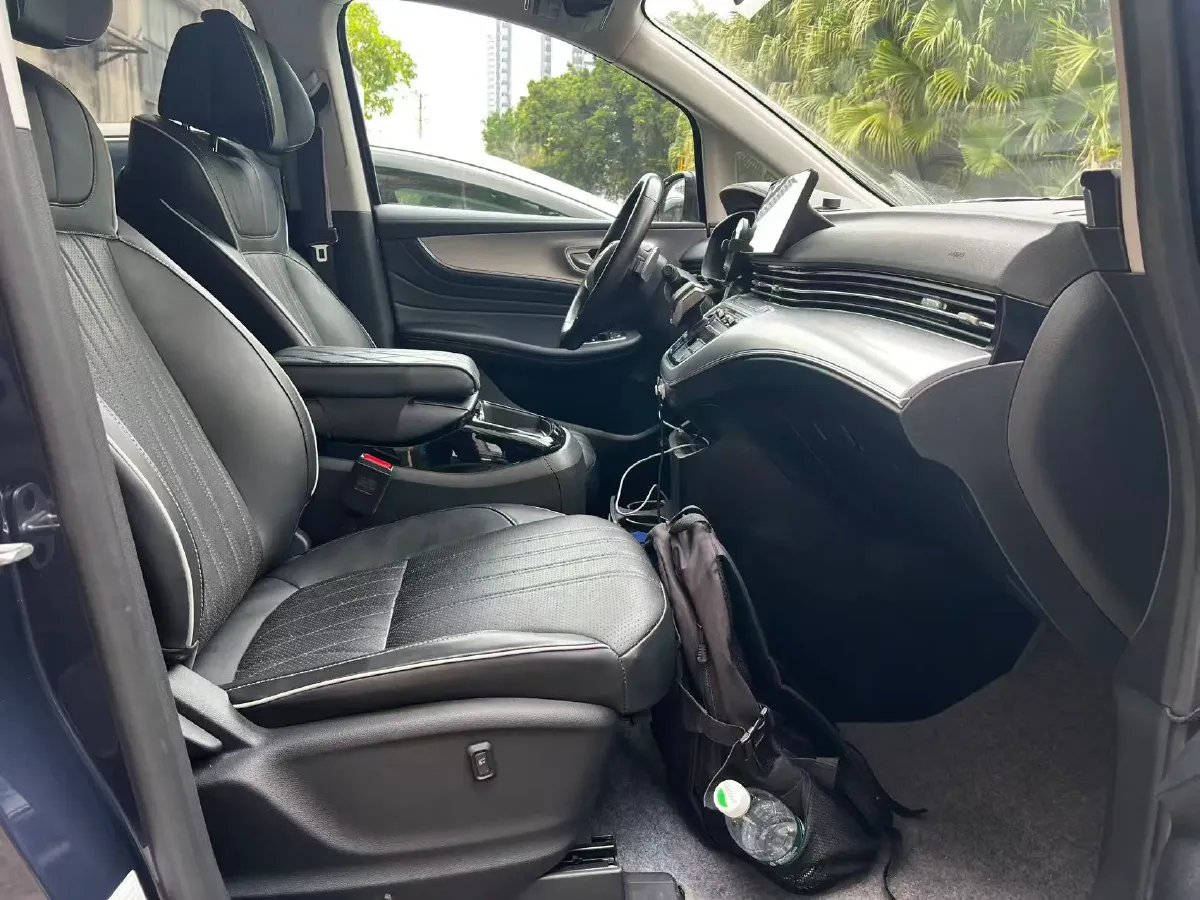 2021 Roewe iMAX8 2.0T 234HP L4 8AT,autocango,china used car exporter,china ev exporter,chinese used car exporter,chinese used ev exporter