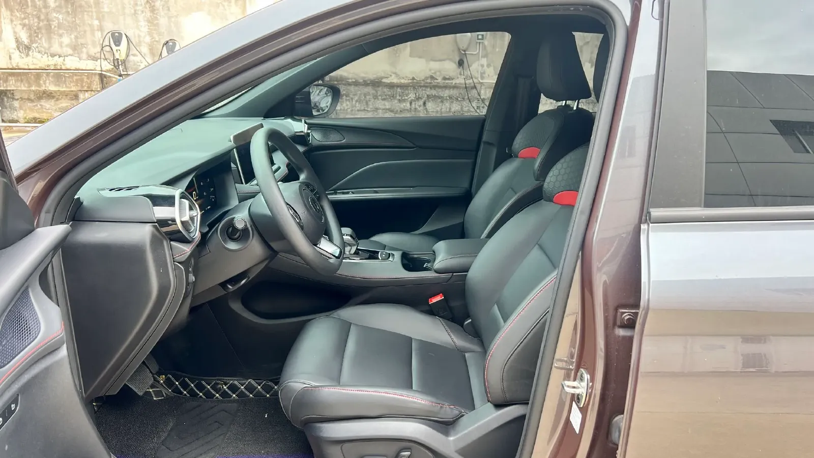 2025 MG 5 1.5T 181HP L4 7DCT,autocango,china used car exporter,china ev exporter,chinese used car exporter,chinese used ev exporter