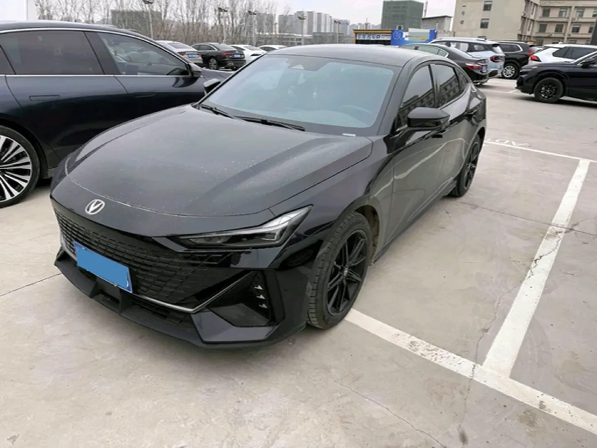 2025 ChangAn UNI-V 1.5T 192HP L4 7DCT,autocango,china used car exporter,china ev exporter,chinese used car exporter,chinese used ev exporter