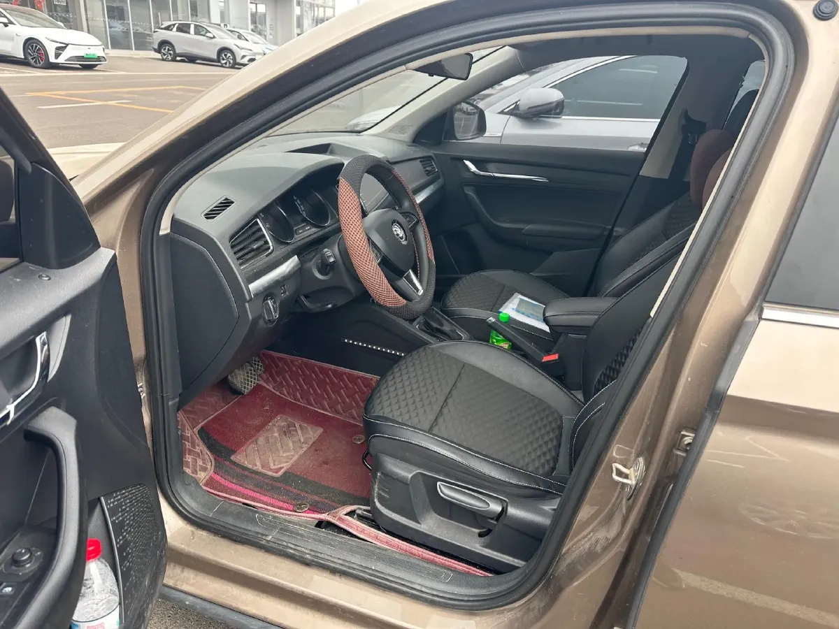 2020 Skoda Kamiq 1.5L 112HP L4 6AT,autocango,china used car exporter,china ev exporter,chinese used car exporter,chinese used ev exporter