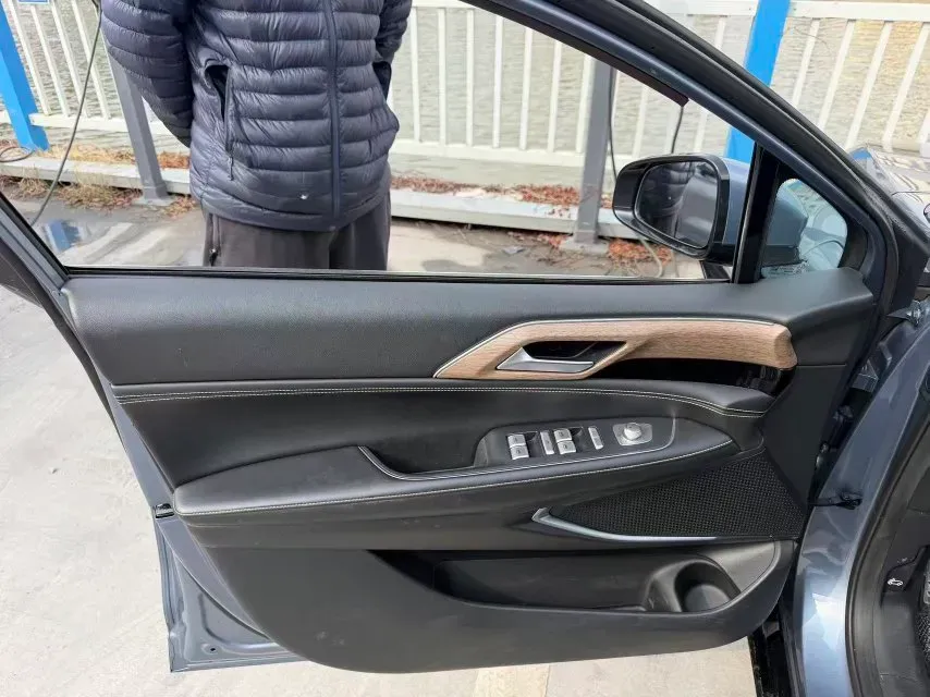 2022 Chevrolet Menlo BEV 61.1KWH,autocango,china used car exporter,china ev exporter,chinese used car exporter,chinese used ev exporter