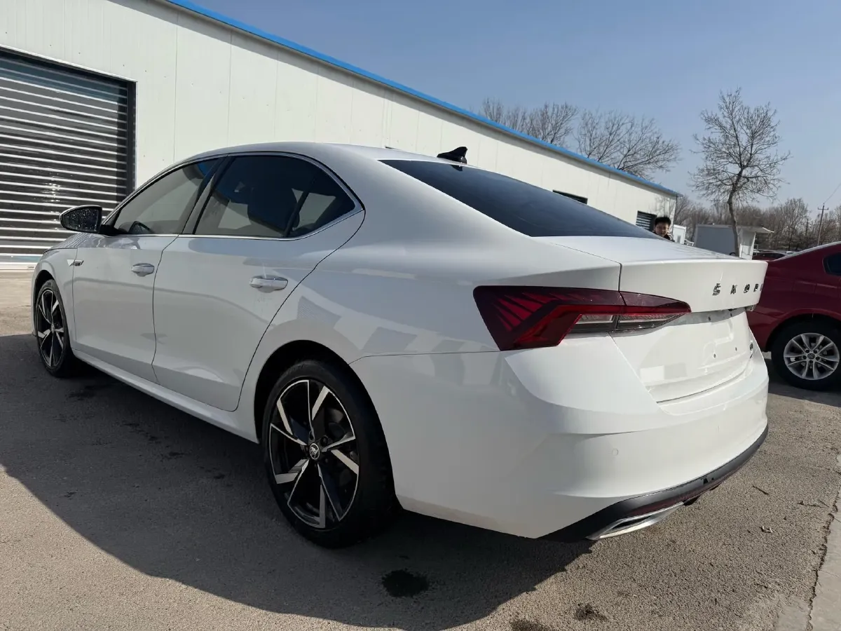 2022 Skoda Octavia 1.4T 150HP L4 7DCT,autocango,china used car exporter,china ev exporter,chinese used car exporter,chinese used ev exporter