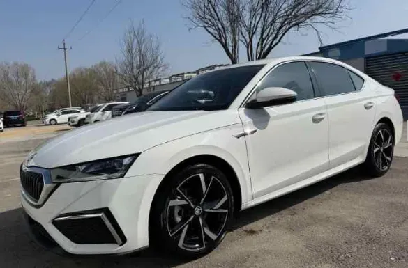 2022 Skoda Octavia 1.4T 150HP L4 7DCT,autocango,china used car exporter,china ev exporter,chinese used car exporter,chinese used ev exporter