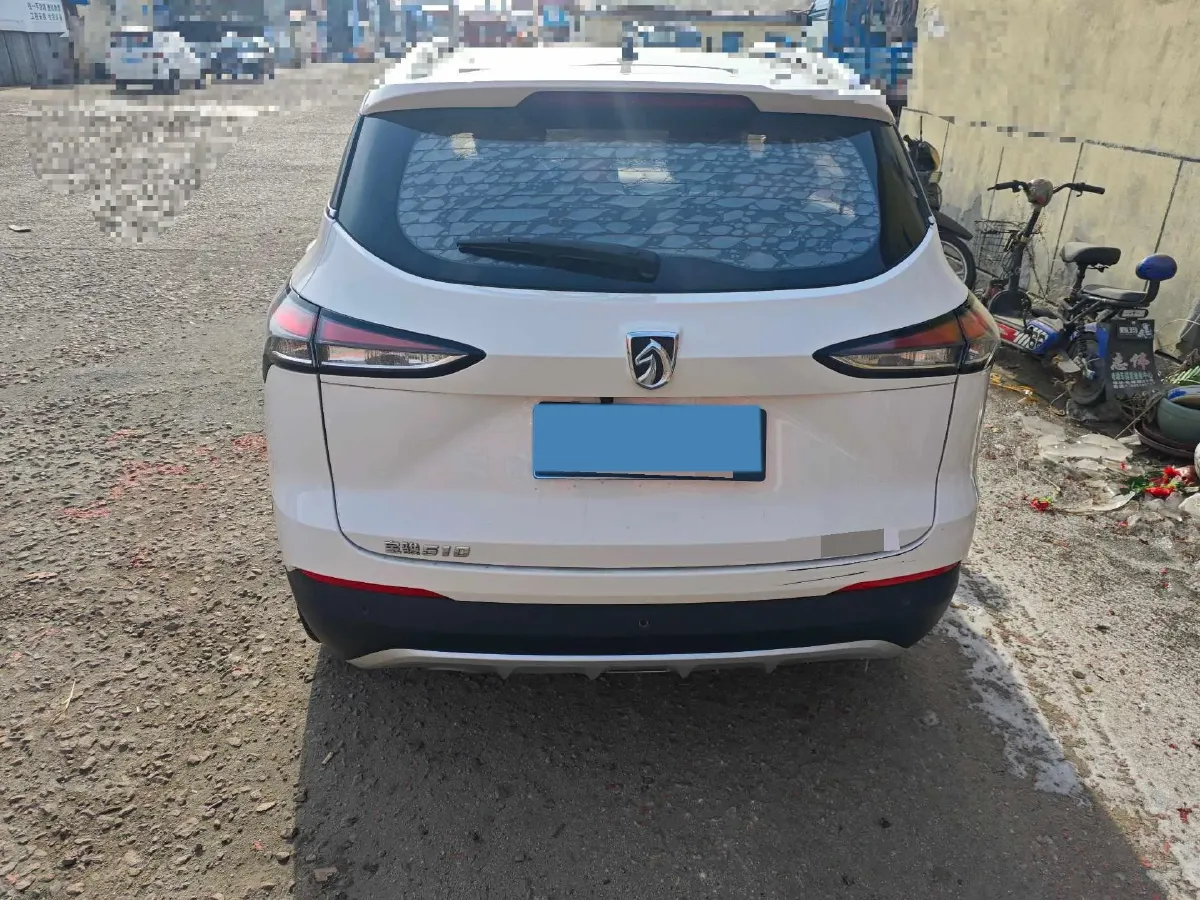 2019 BaoJun 730 1.5L 105HP L4 6MT,autocango,china used car exporter,china ev exporter,chinese used car exporter,chinese used ev exporter
