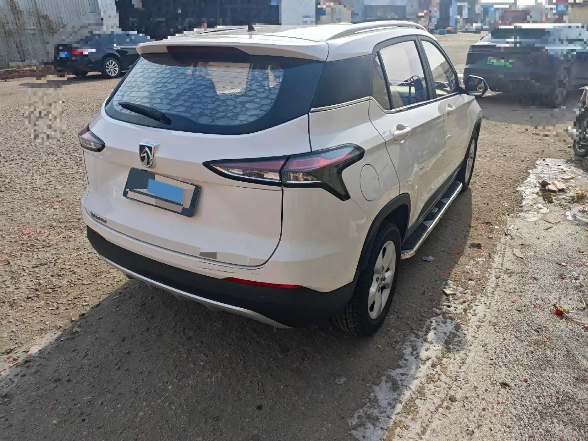 2019 BaoJun 730 1.5L 105HP L4 6MT,autocango,china used car exporter,china ev exporter,chinese used car exporter,chinese used ev exporter
